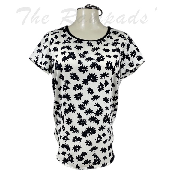 NWOT Ann Taylor White, Black Flower Short-sleeve Polyester Top Size Small - Picture 1 of 7